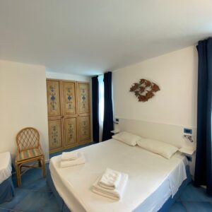 TRIPLA FINESTRA VISTA PISCINA