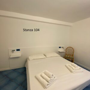 MATRIMONIALE VISTA PISCINA