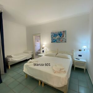 TRIPLA VISTA MARE CON BALCONE LATERALE