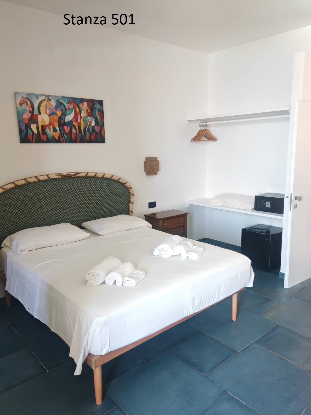 Triple Room with Sea View and Lateral Balcony - Image 60
