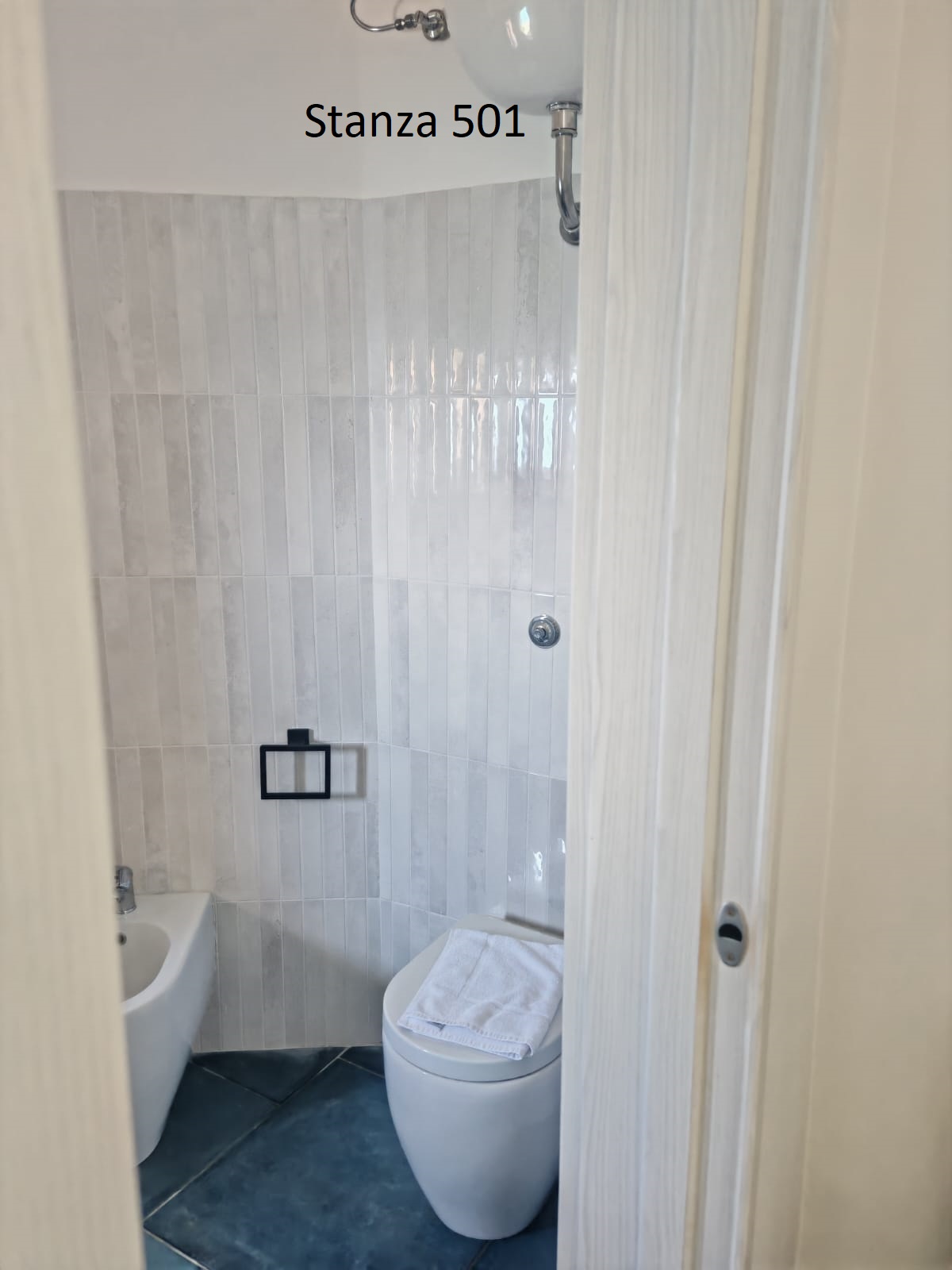 Triple Room with Sea View and Lateral Balcony - Image 61