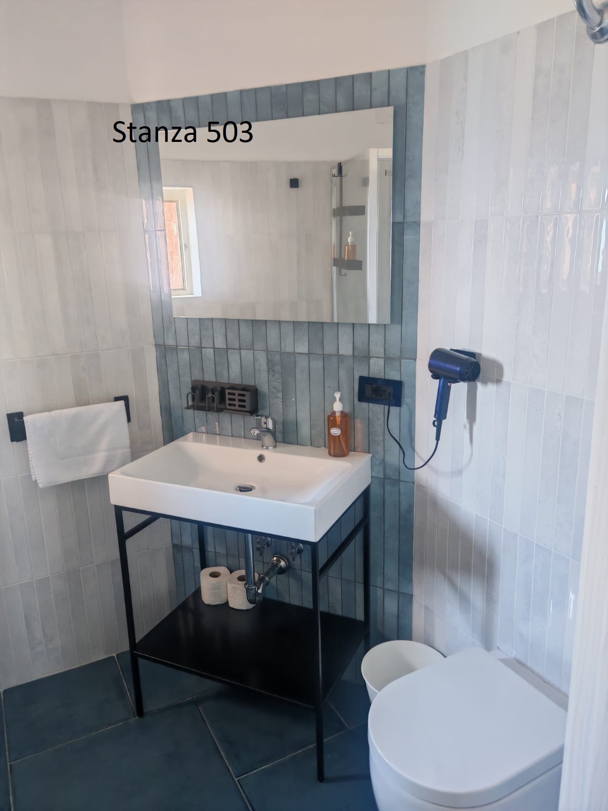 Triple Room with Sea View and Lateral Balcony - Image 74