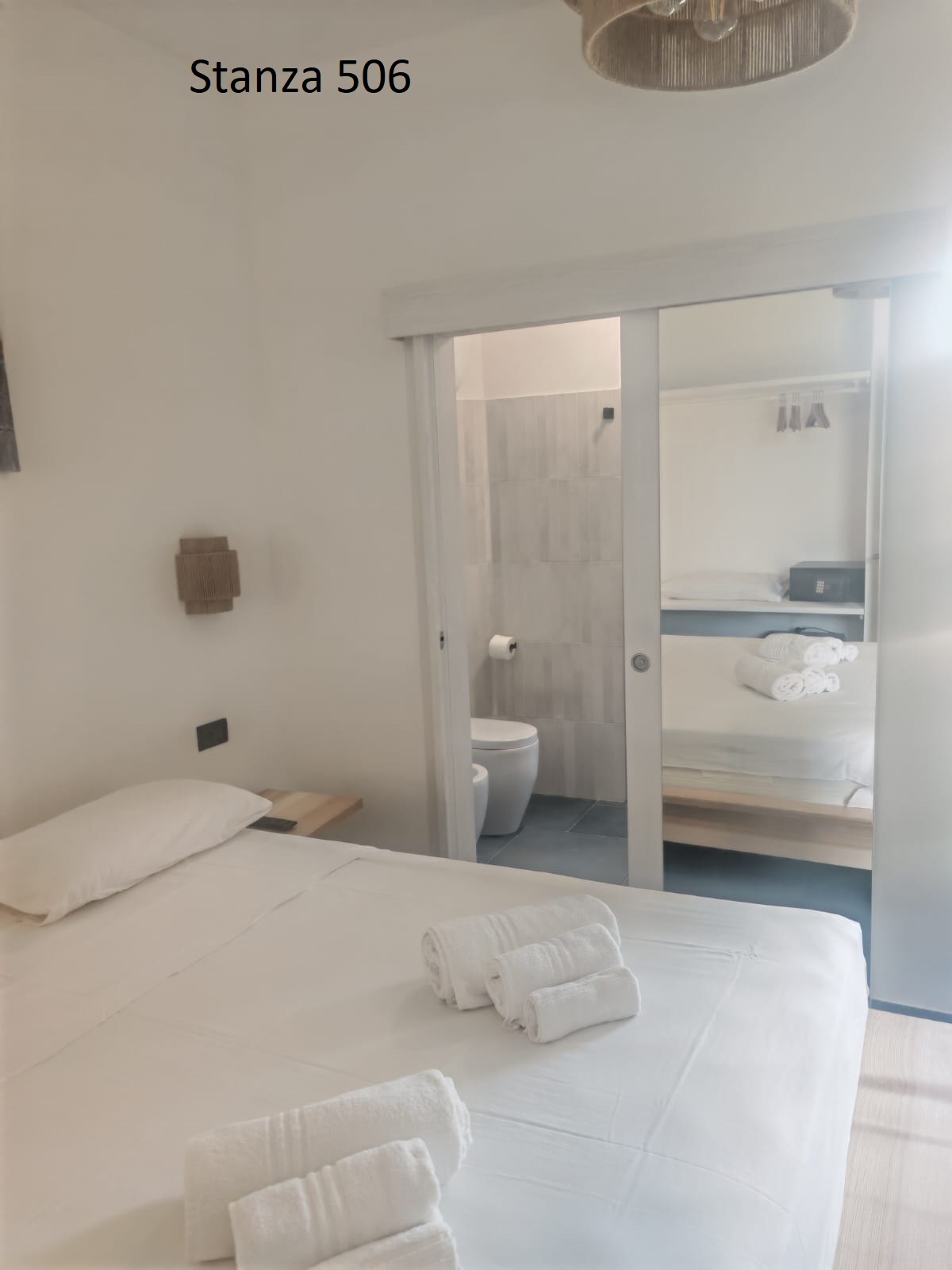 Triple Room with Sea View and Lateral Balcony - Image 76