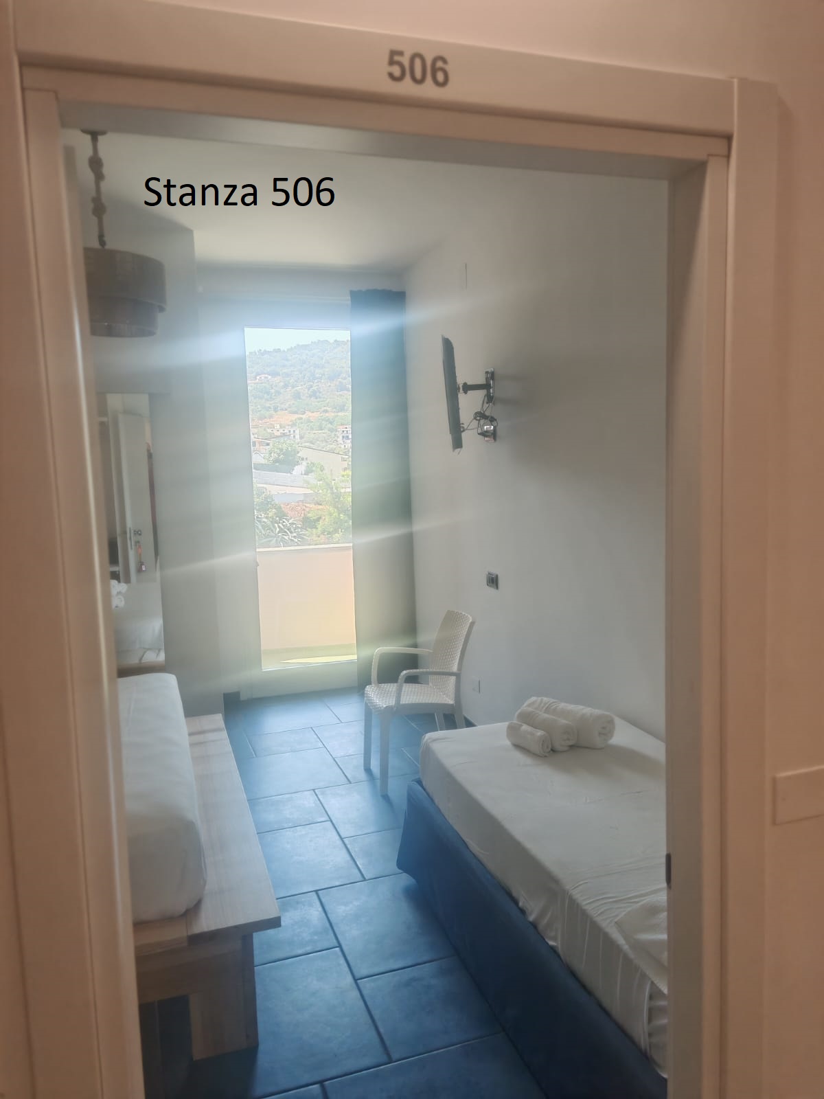 Triple Room with Sea View and Lateral Balcony - Image 79