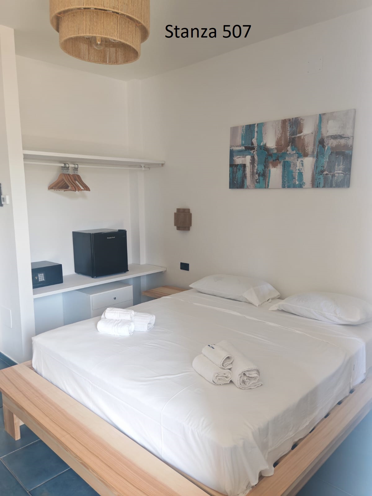 Triple Room with Sea View and Lateral Balcony - Image 89